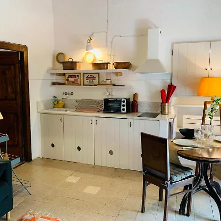 Apartment Casette Rosse Nel Borgo Medievale Di Fossanova Latina