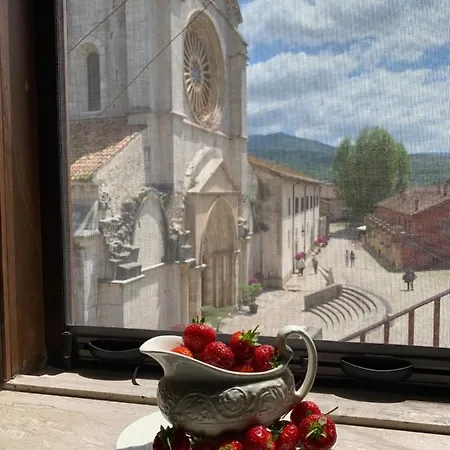 Casette Rosse Nel Borgo Medievale Di Fossanova Apartment *