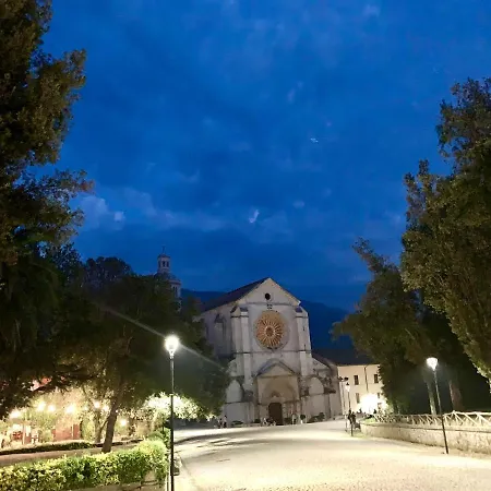 Casette Rosse Nel Borgo Medievale Di Fossanova Apartment *