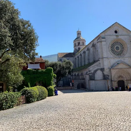 Apartment Casette Rosse Nel Borgo Medievale Di Fossanova Latina