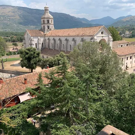 Casette Rosse Nel Borgo Medievale Di Fossanova Apartment Latina