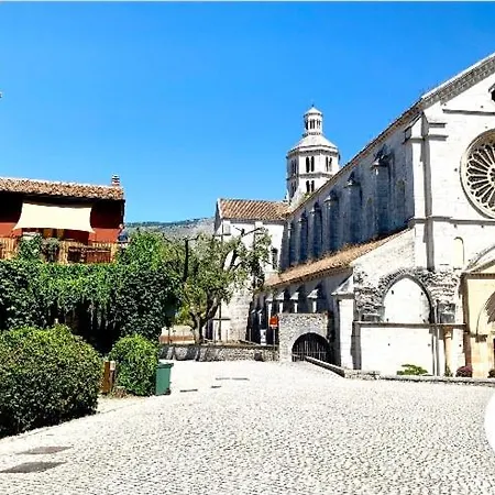 Casette Rosse Nel Borgo Medievale Di Fossanova Apartment *